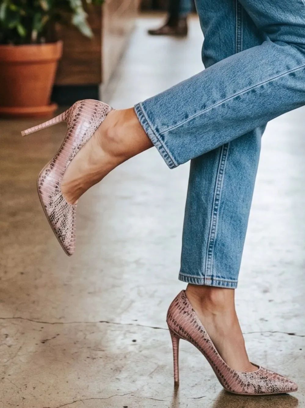 MICHAEL KORS Elegant Pink Snakeskin Stilettos SIZE 7.5